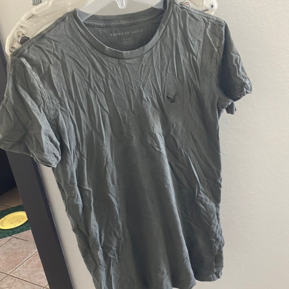 FINAL MARKDOWN American eagle tee xs